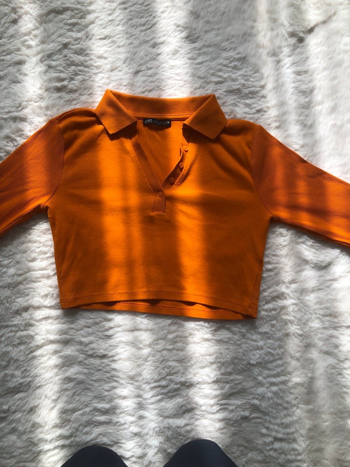 Zara Turuncu Polo Yaka Crop Bluz  Şıklık ve Rahatlık Bir Arada — görsel 7/9