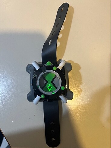 Beden Ben ten omnitrix saat