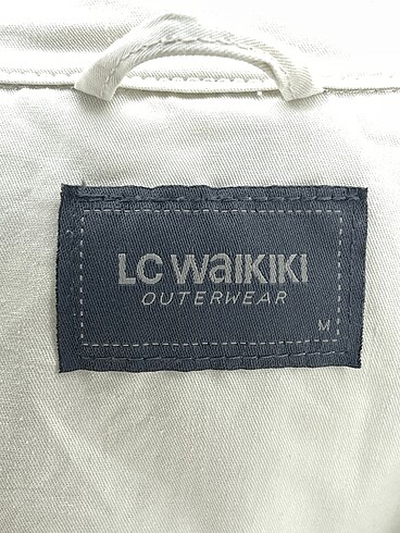 m Beden çeşitli Renk LC Waikiki Trenchcoat %70 İndirimli.