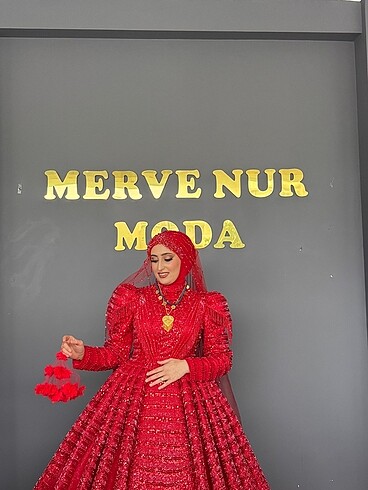 Tasarımcı Kırmızı Kınalık