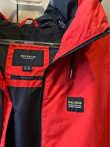 Pull and Bear Pull and bear kırmızı yağmurluk