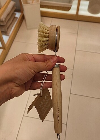 Zara Fırça 