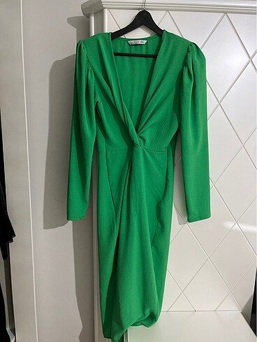 m Beden yeşil Renk Elbise