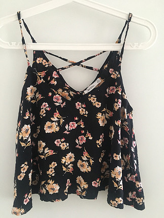 Bershka Çiçekli bluz