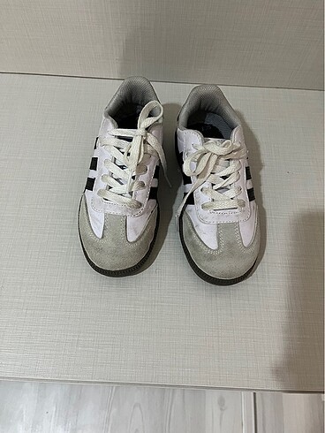 29 Beden Çocuk Adidas ayakkabı
