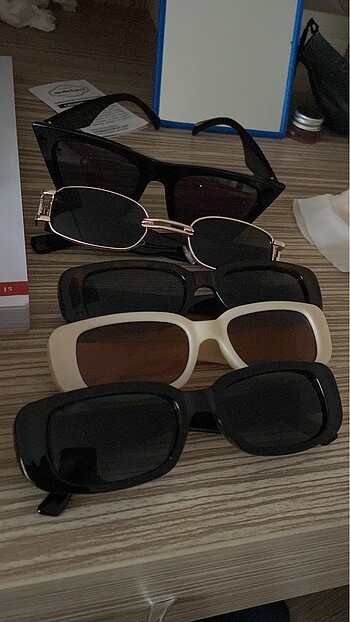 Beden Trendyol Moda Lucci Gold Çerçeveli Retro Gözlük