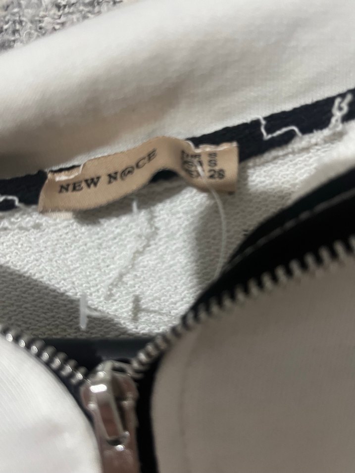 Beyaz Yarım Fermuarlı Sweatshirt - Görsel 2