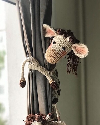  Amigurumi Perde Tutucu
