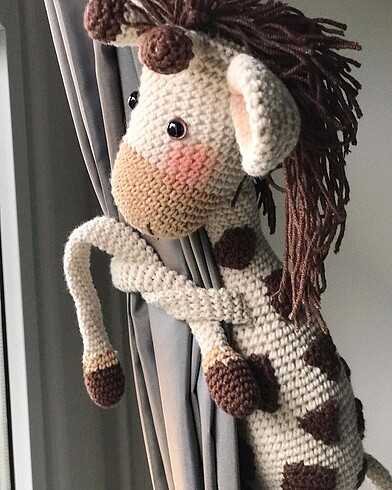  Beden Amigurumi Perde Tutucu