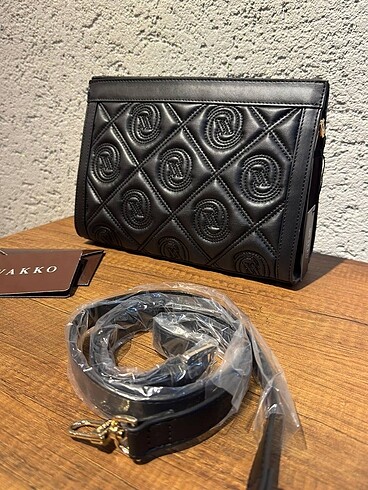 Vakko Vakko Clutch