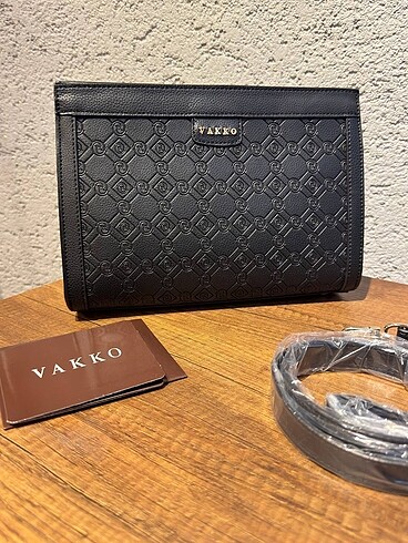 Beden Vakko Clutch