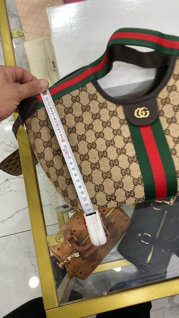 Gucci Monogramlı Şık El Çantası — görsel 3/5
