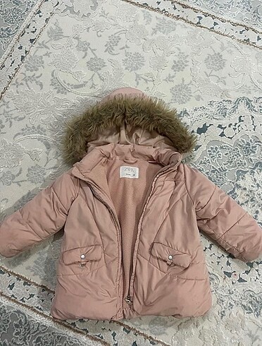 Zara Mont