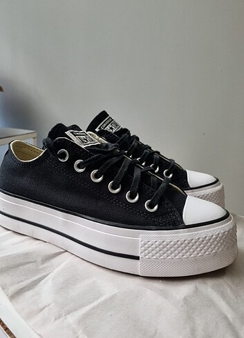 Converse spor ayakkabı 