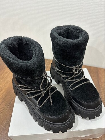 Moon Boot Kar Botu