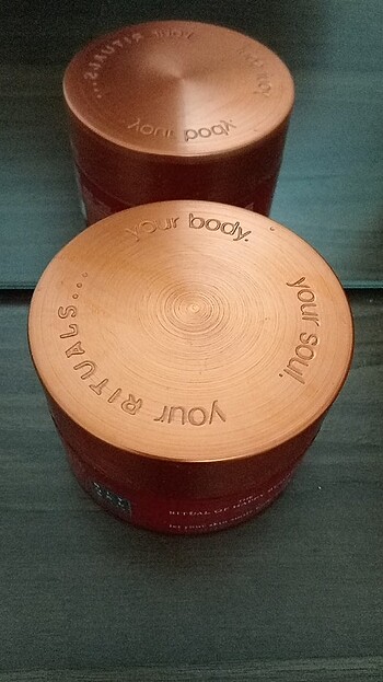 Vücut tuzu ve Elizabeth arden edt
