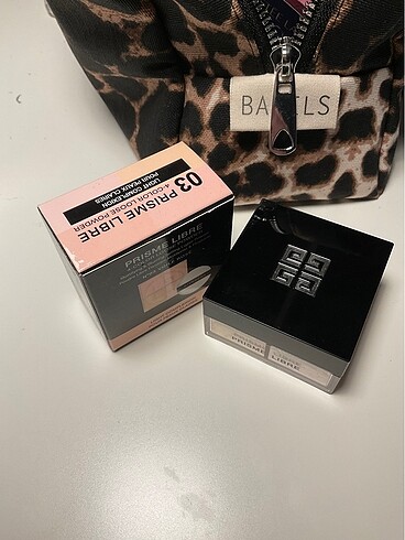 Givenchy pudra