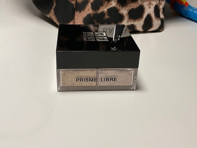 Beden Renk Givenchy pudra