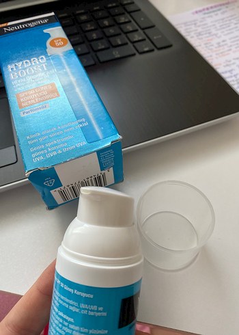 Beden Renk Neutrogena Hydro Boost SPF50 Koruyucu