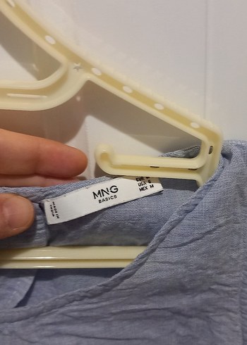 Gri V Yakalı Dantel Detaylı Kolsuz Bluz - Görsel 2