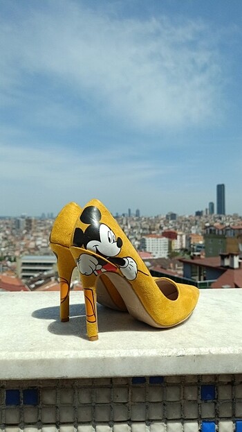 Mickey mouse sarı topuklu ayakkabı