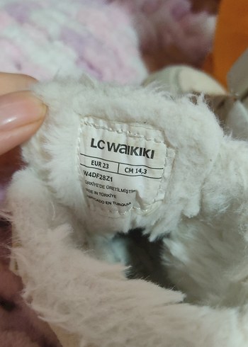 LC Waikiki Beyaz Peluş bot - Ana görsel