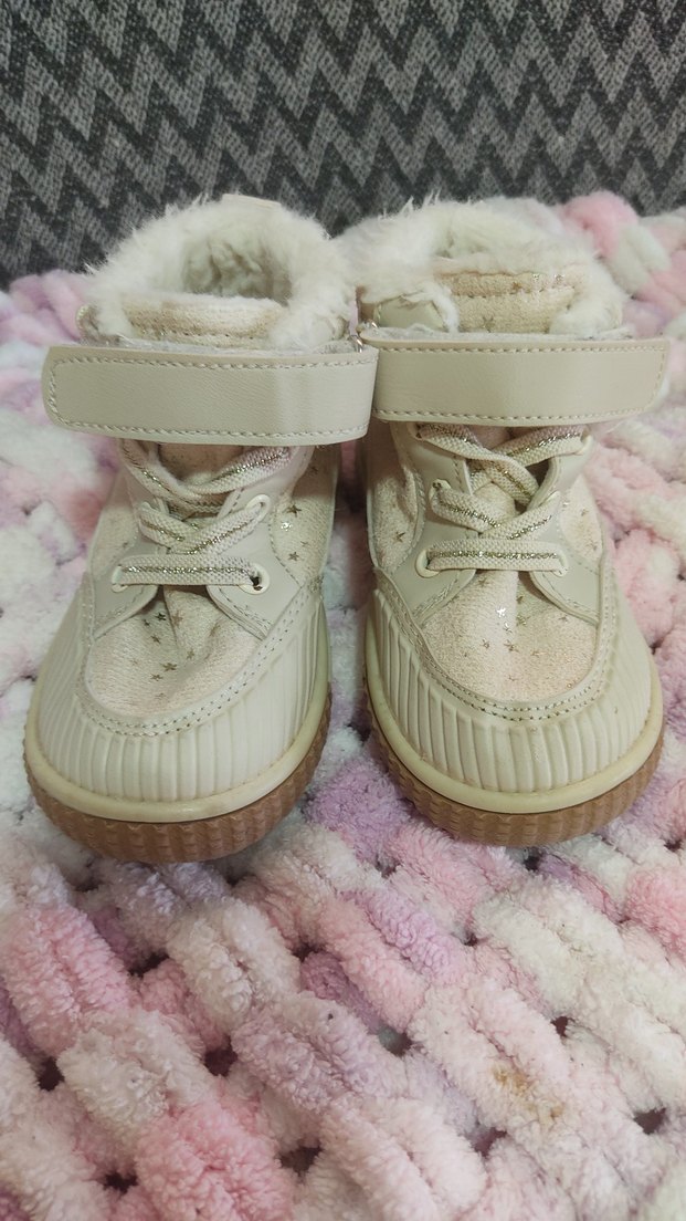 LC Waikiki Beyaz Peluş bot - Görsel 2