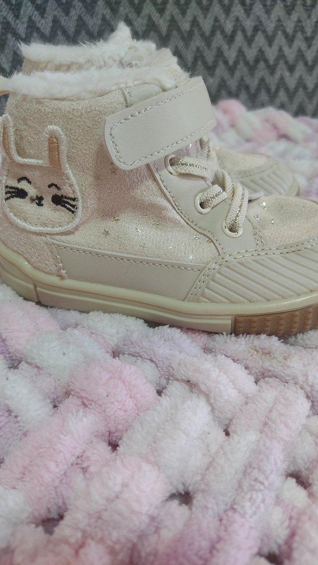 LC Waikiki Beyaz Peluş bot - Görsel 3