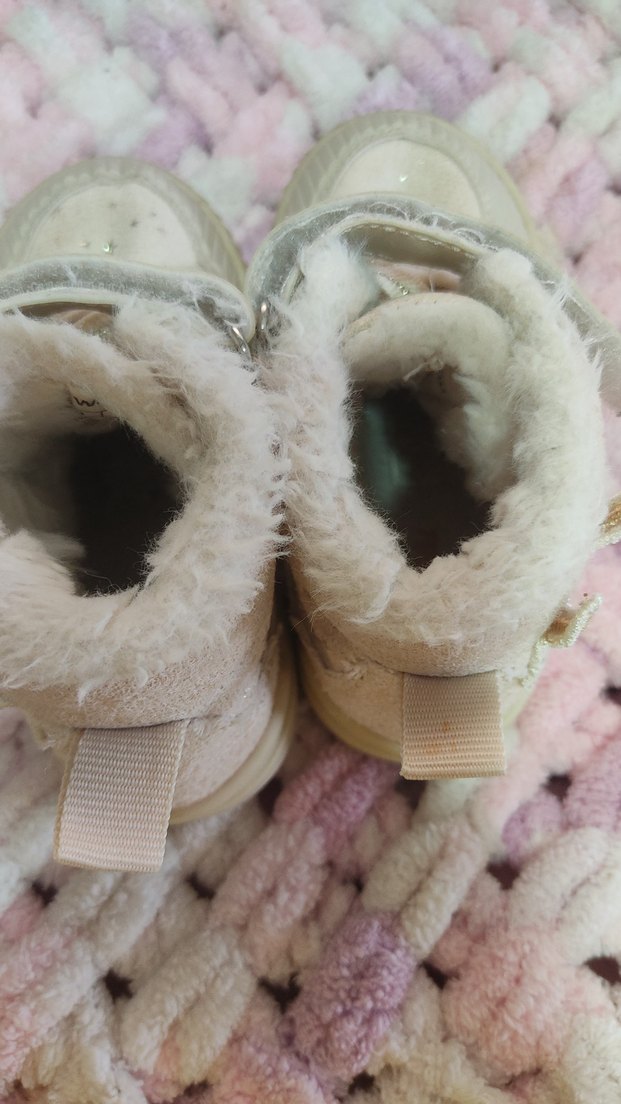 LC Waikiki Beyaz Peluş bot - Görsel 4