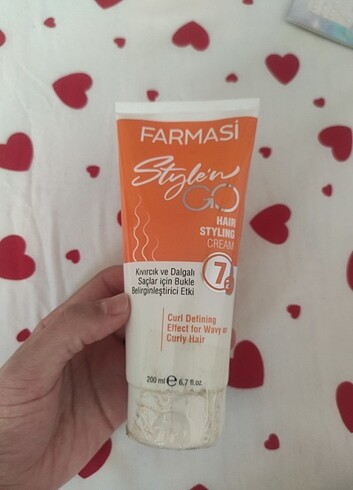 Farmasi Farmasi Kıvırcık Saç Belirginleştirme kremi