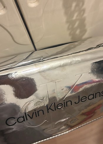 Calvin Klein Gri Zincir Detaylı Kadın Omuz Çantası