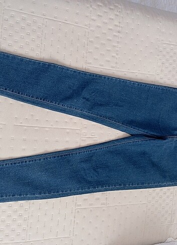 34 Beden lacivert Renk İki adet skinny Jean