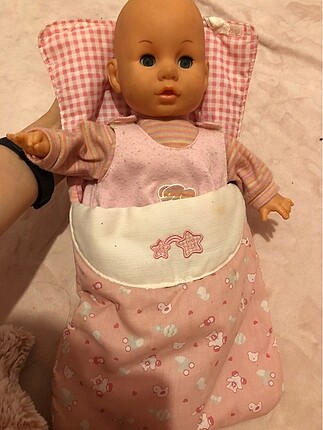 Oyuncak bebek