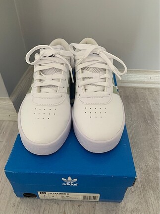 37.5 Beden beyaz Renk Adidas court bold ayakkabı