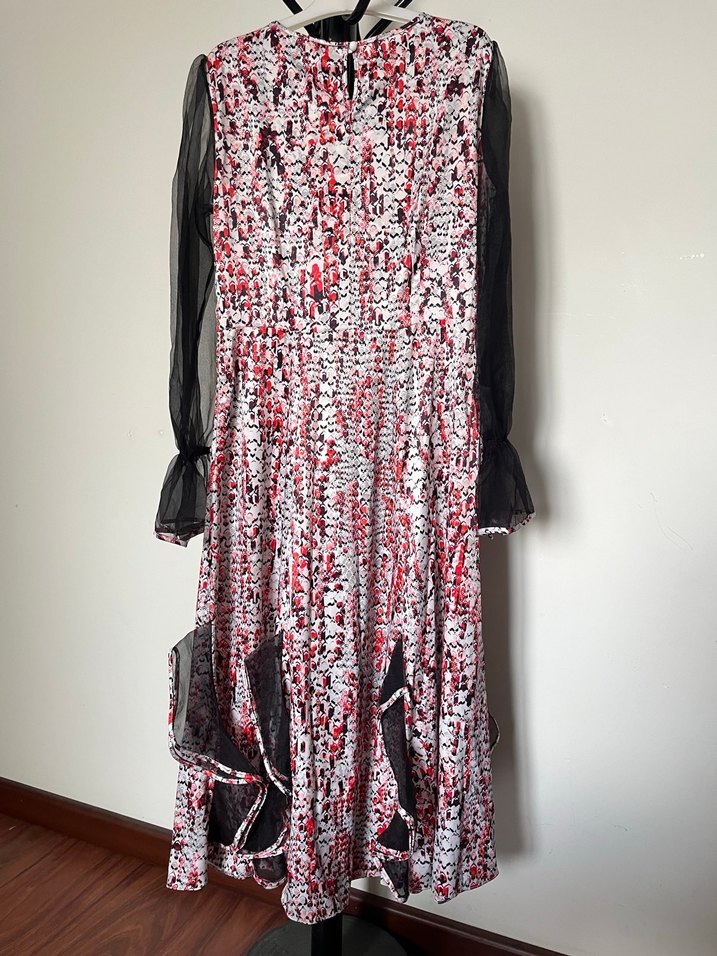 Uzun Kollu, Yüksek Yakalı, Salaş Kesim Batik Elbise - Görsel 2