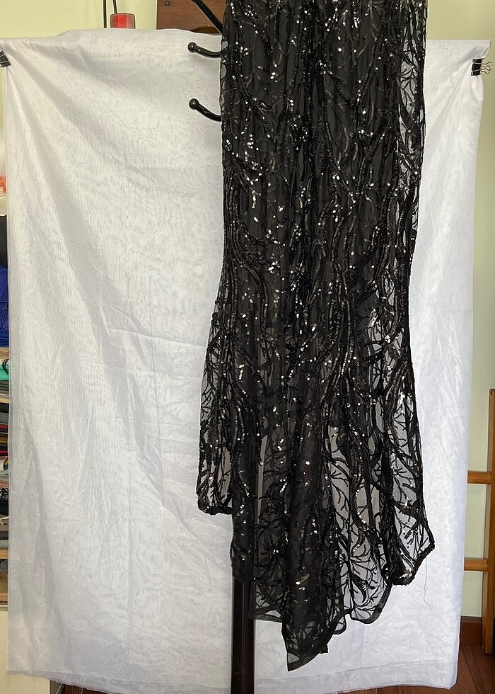 Payetli tül içi astarlı ve süngerli straplez Abiye - Görsel 3