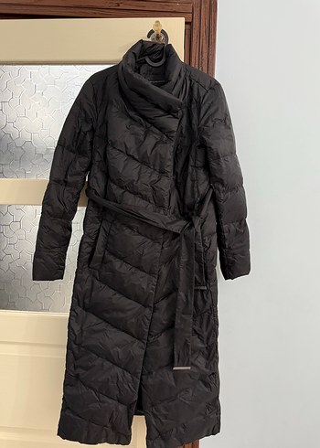 Siyah Kadın Uzun Kuşaklı Kışlık Mont