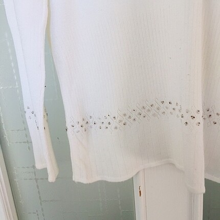 42 Beden beyaz Renk Tas İşlemeli triko bluz