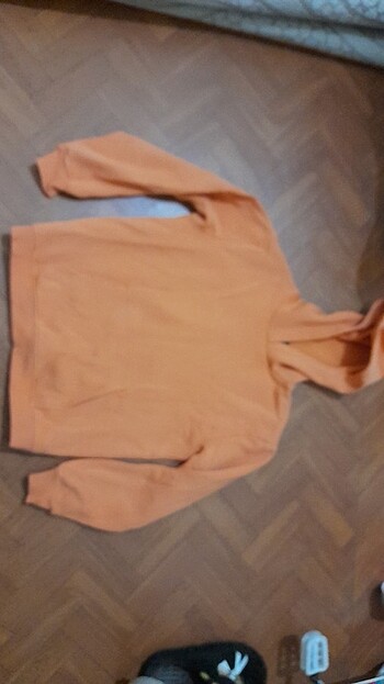 Turuncu sweatshirt 