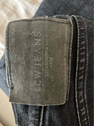 32 Beden Erkek siyah jean