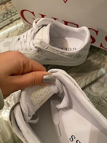 41 Beden beyaz Renk Guess kadın beyaz sneaker