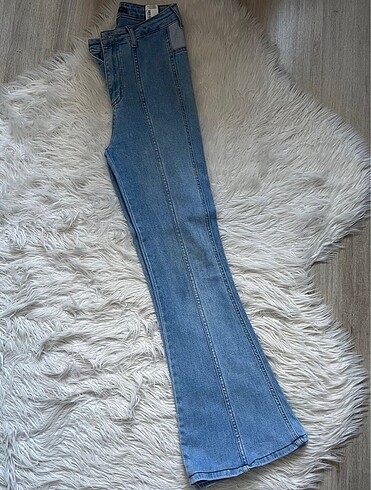Trendyol Flare Jeans