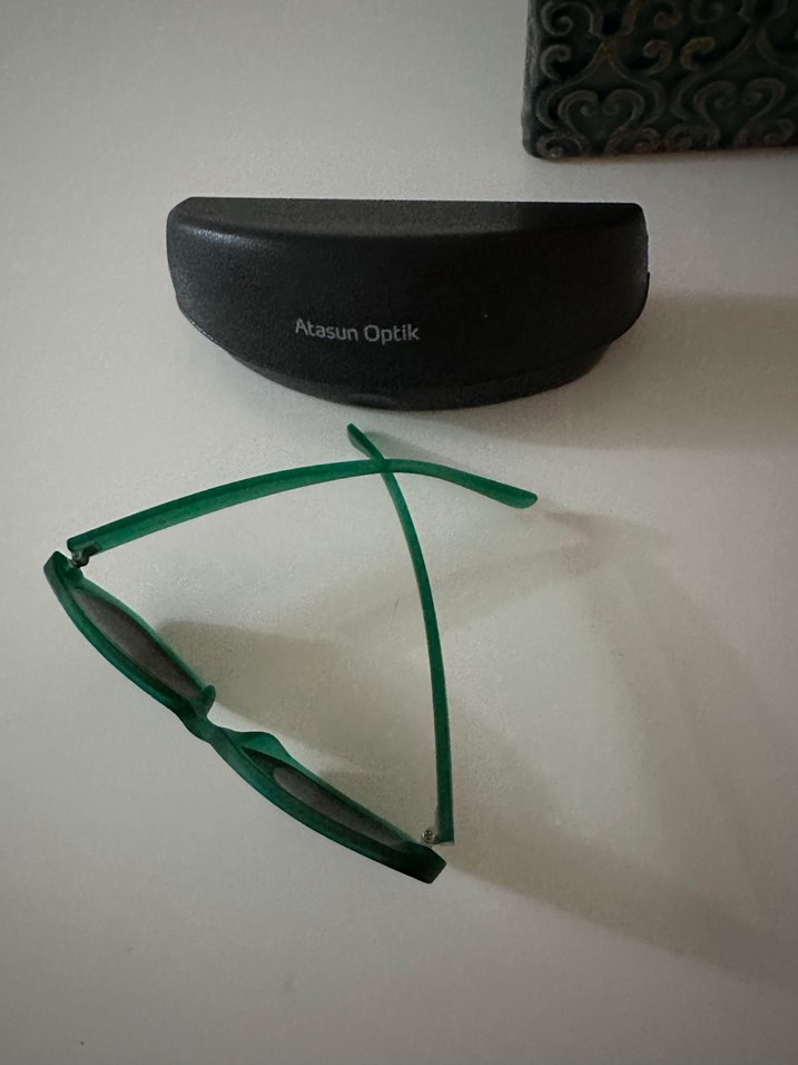 Atasun Yeşil Minimalist Kadın Güneş Gözlüğü - Görsel 2