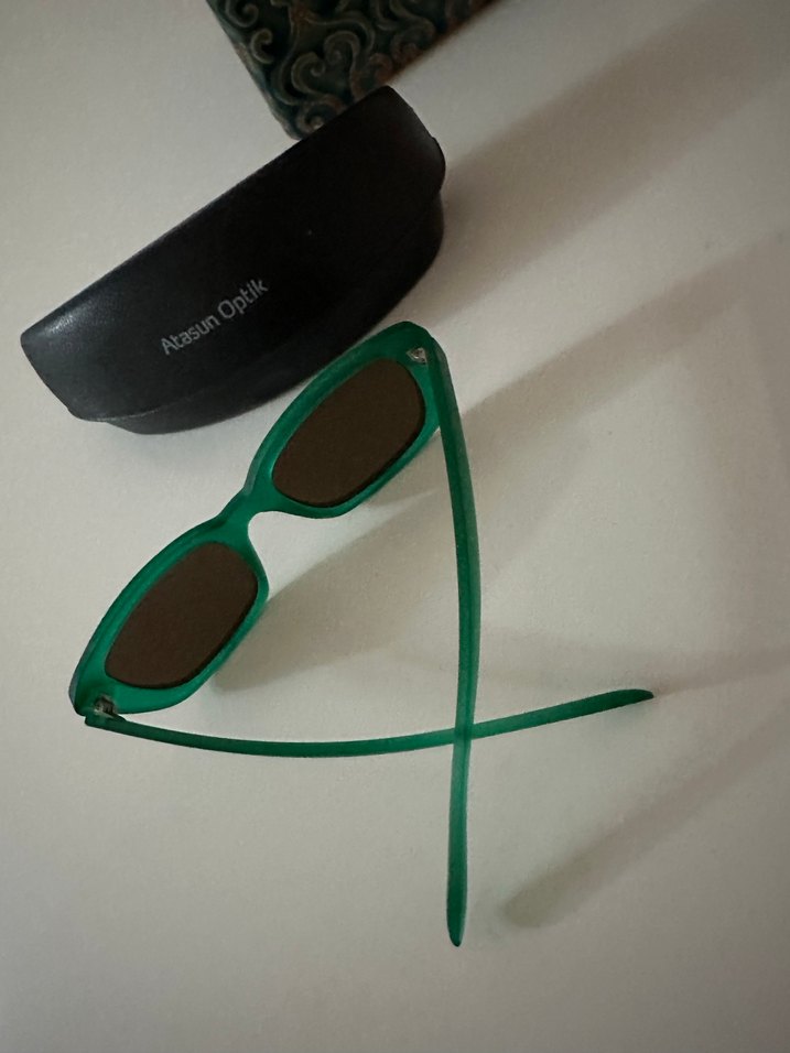 Atasun Yeşil Minimalist Kadın Güneş Gözlüğü - Görsel 3