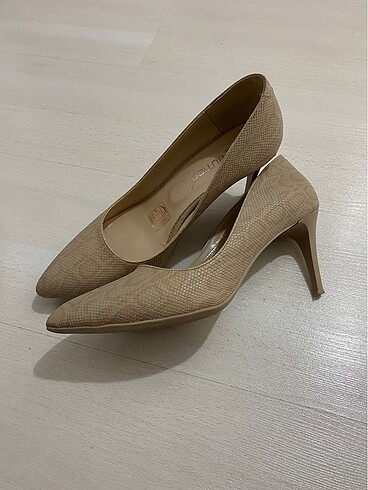Butigo nude bej stiletto