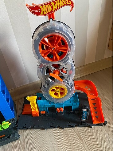  Beden Hotwheels garaj