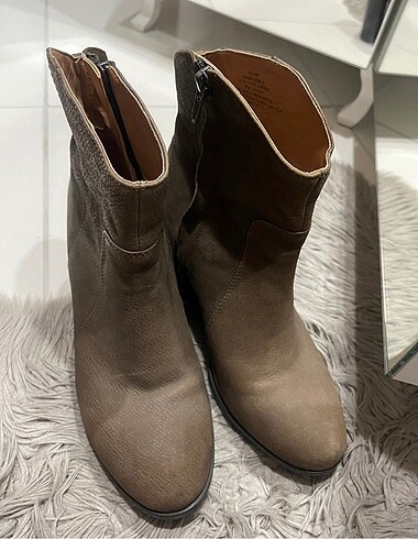 Nine west bot