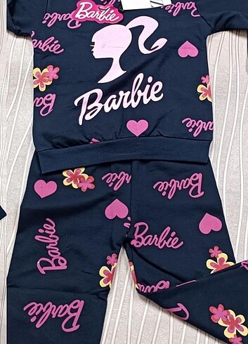 8 Yaş Beden lacivert Renk Barbie takımı