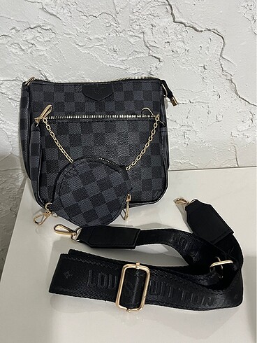 Louis Vuitton Louis Vuitton askılı çapraz çanta