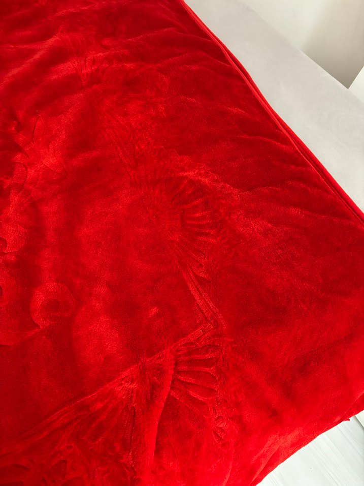 Kırmızı peluş çift kişilik Battaniye sıfır ürün - Görsel 3